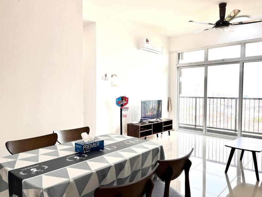 Urban Home-Swimming Pool-City Center Malacca Exterior foto