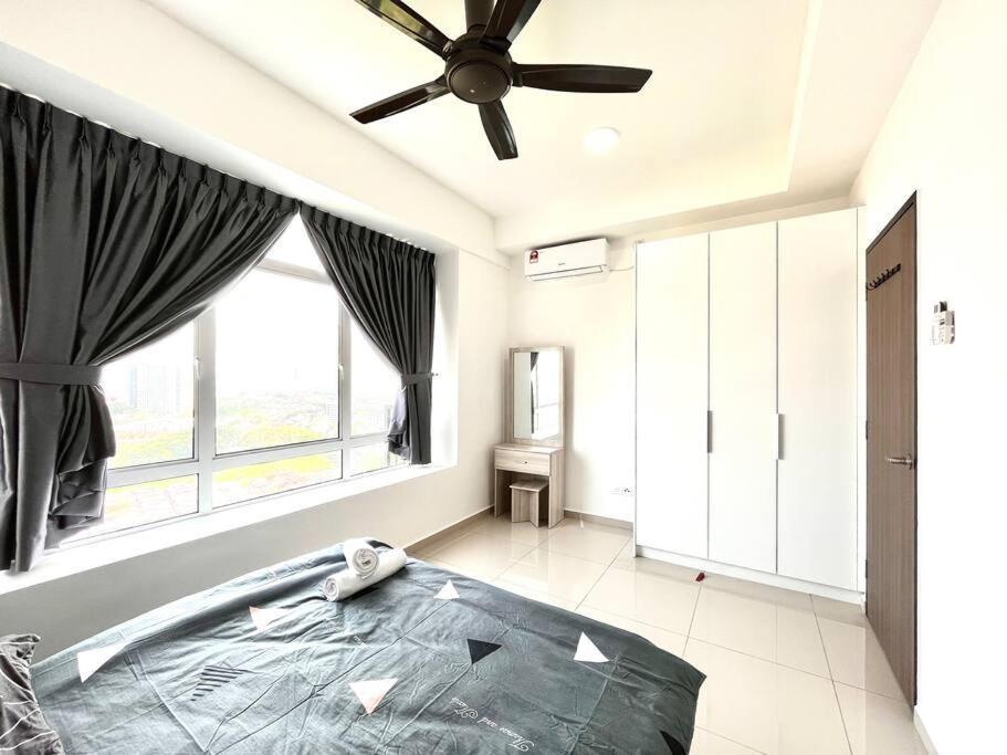 Urban Home-Swimming Pool-City Center Malacca Exterior foto