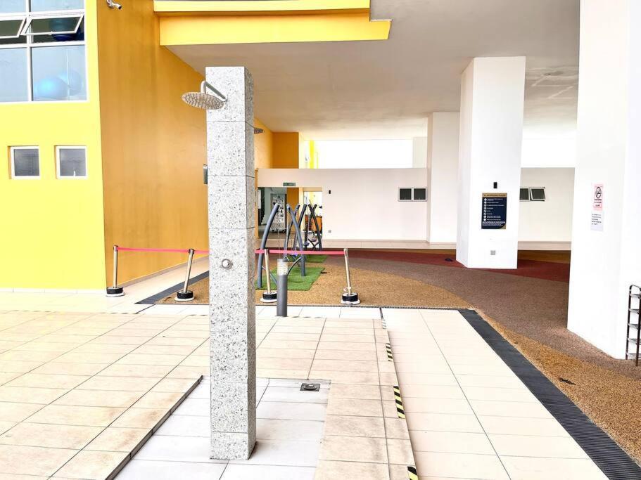 Urban Home-Swimming Pool-City Center Malacca Exterior foto