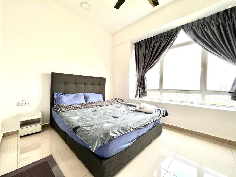 Urban Home-Swimming Pool-City Center Malacca Exterior foto