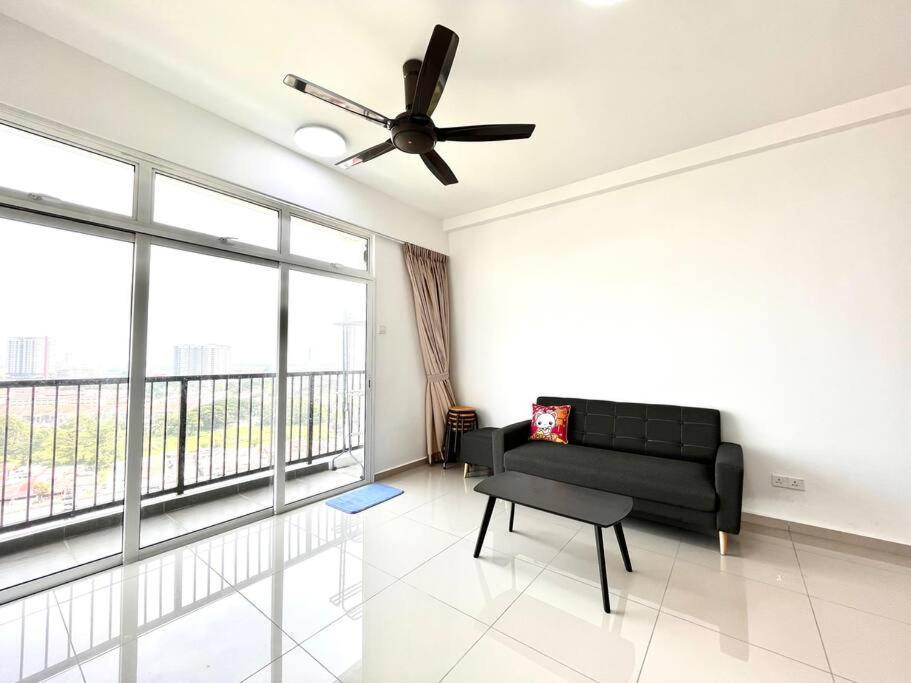 Urban Home-Swimming Pool-City Center Malacca Exterior foto